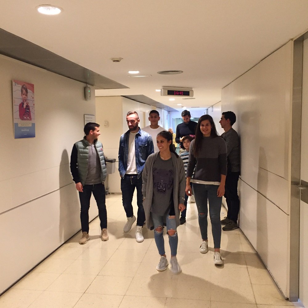 Clínica Corachan (@clinicacorachan) on Twitter photo Avui, a la Clínica Corachan, hem tingut uns convidats molt especials! Benvinguts @rcdespanyol! <a href="/ODuarte04/">Oscar Duarte</a> , <a href="/SergiDarder/">Sergi Darder Moll</a> , <a href="/bbrendaperez/">Brenda Pérez</a> , <a href="/p_piatti/">notstuwerrrt</a> <a href="/EliDelEstal/">Eli Del Estal Mateu</a> i Diego López. No us perdeu els moments que hem viscut!😊
#FansdelaSalut #rcdespanyol Avui, a la Clínica Corachan, hem tingut uns convidats molt especials! Benvinguts @rcdespanyol! <a href="/ODuarte04/">Oscar Duarte</a> , <a href="/SergiDarder/">Sergi Darder Moll</a> , <a href="/bbrendaperez/">Brenda Pérez</a> , <a href="/p_piatti/">notstuwerrrt</a> <a href="/EliDelEstal/">Eli Del Estal Mateu</a> i Diego López. No us perdeu els moments que hem viscut!😊
#FansdelaSalut #rcdespanyol