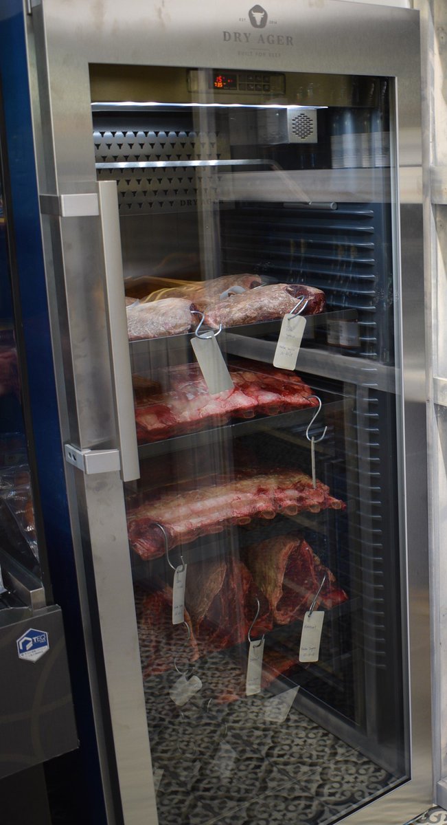 _LaMiga's tweet photo. ¿Sabías que en La Miga puedes encontrar carne madurada premium para llevar a tu casa? Muchos hablan de las bondades de la carne de vacuno madurada o “dry aged”, la cual tiene una textura mucho más suave y un sabor único y más concentrado. https://t.co/gkeYoCLdns https://t.co/twO9osj1vW