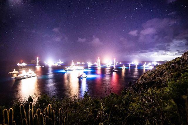 Happy New Year from St. Barth 🍹 Repost from @harrissonbordjel Happy New Year! 😃🎉🎊🎆 🛥  #stbarth #yachts #bordjelproductions #photography #night #caribbean #lights #sea #sbh #beautiful #stars #dreamy #luxury #cactus #nightphotography #boats #view #… bit.ly/2SynDjk