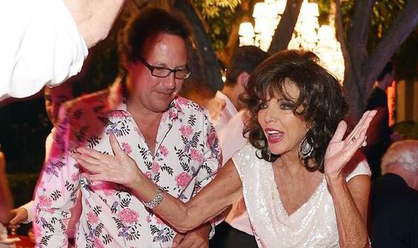 sharon_weave's tweet image. OMG I love these photos of Joan Collins and Alan Carr out partying on New Years ❤️😍