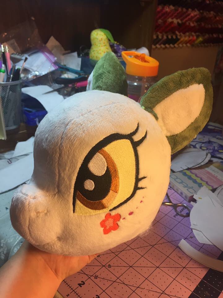 emberfallplush's tweet photo. Speaking of giveaways, it’s time to buckle down and finish the final giveaway prize from before :3 this is Navaeh! #furry #fur #fursona #contestprize #contest #fauxfur #navaeh #dragon #pony #dragonpony #plush #plushie #plushy #plushies #wip #emberfall https://t.co/7ukoKYrJXf