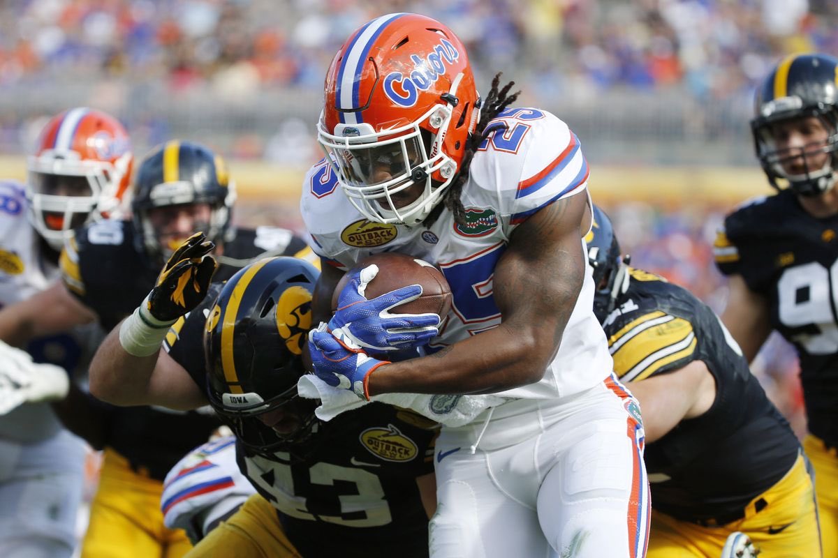 NFLDraft_2020's tweet image. Oregon WR Dillon Mitchell, Florida LB Vosean Joseph, Florida RB Jordan Scarlett, and Michigan CB David Long have all declared.