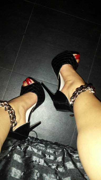 Super excited to be back doing sessions this Saturday! Book you session NOW! Who will be the first to<a href="/tag/footfetish"class="tags"><span>#footfetish</span></a><a href="/tag/assworship"class="tags"><span>#assworship</span></a><a href="/tag/footworship"class="tags"><span>#footworship</span></a><a href="/tag/spoilme"class="tags"><span>#spoilme</span></a>