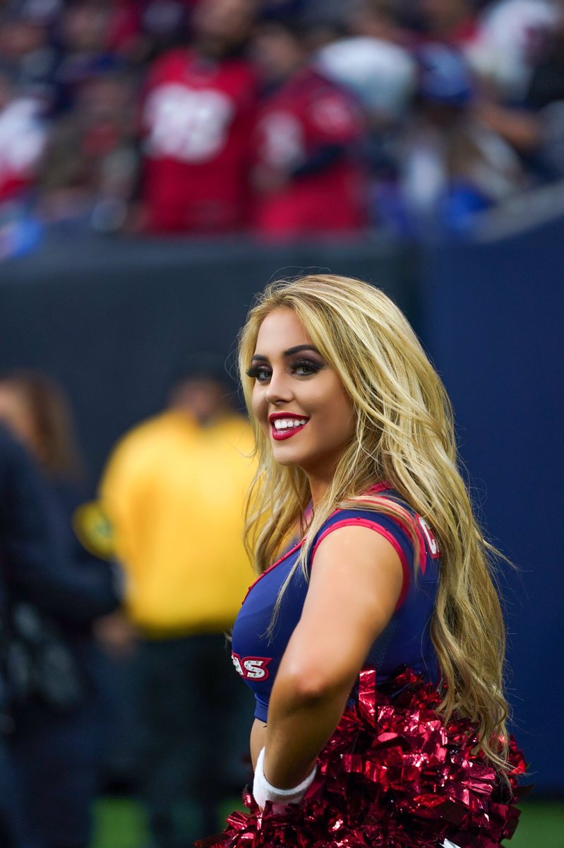 joshuaiancooper's tweet photo. Sending #WCW shoutout to the always gorgeous @HTC_MalloryM hope you have a wonderful day. #HTCLove #FavoriteHTC ❤️😍😘👩🏼💙💎🌹 https://t.co/g5FTNAOn3h