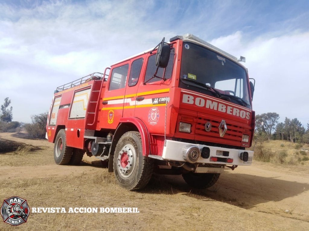 RABCHILE's tweet photo. 🚨Bomberos Villa Alemana🚨

Ahora Nuestro #Rab6 y #Rab34 se encuentran cubriendo Incendio Forestal Declarado en Ignacio Carrera Pinto Con Octava 

Unidades: U-32  U-61  U-153

#Rab
#RevistaAccionBomberil 
#BomberosDeChile. https://t.co/tR2YEXPNyJ
