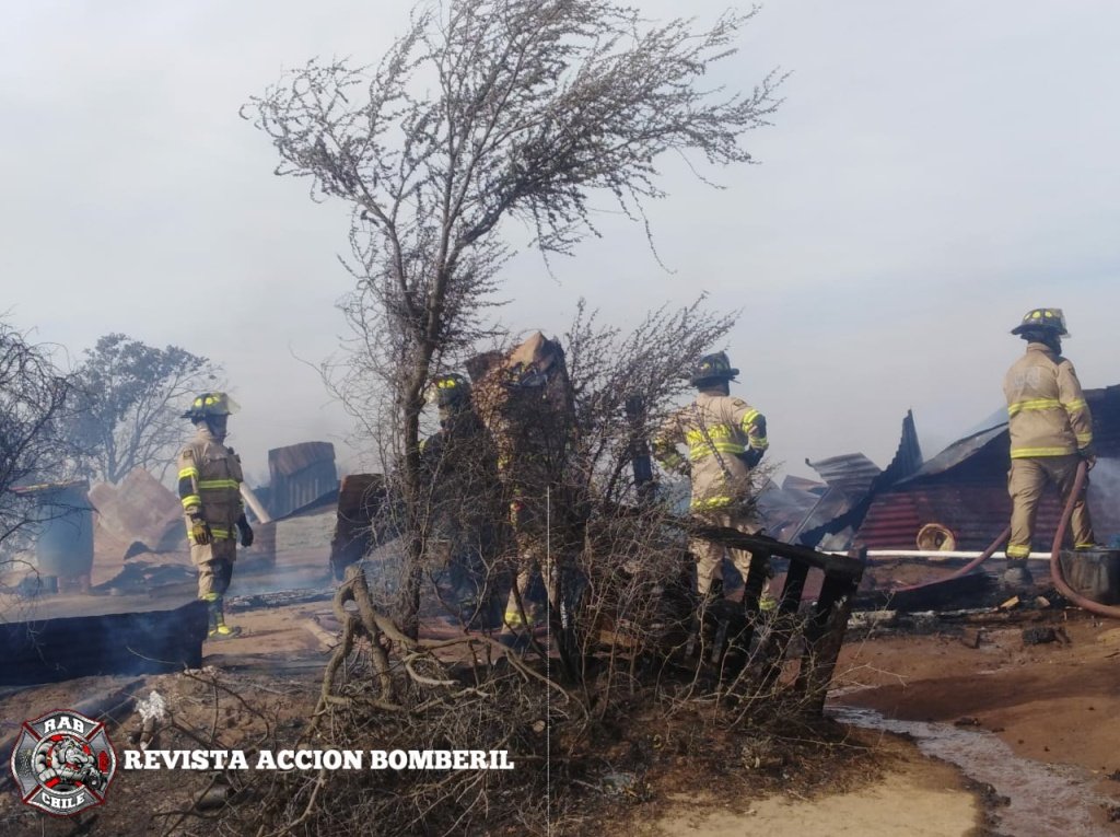 RABCHILE's tweet photo. 🚨Bomberos Villa Alemana🚨

Ahora Nuestro #Rab6 y #Rab34 se encuentran cubriendo Incendio Forestal Declarado en Ignacio Carrera Pinto Con Octava 

Unidades: U-32  U-61  U-153

#Rab
#RevistaAccionBomberil 
#BomberosDeChile. https://t.co/tR2YEXPNyJ