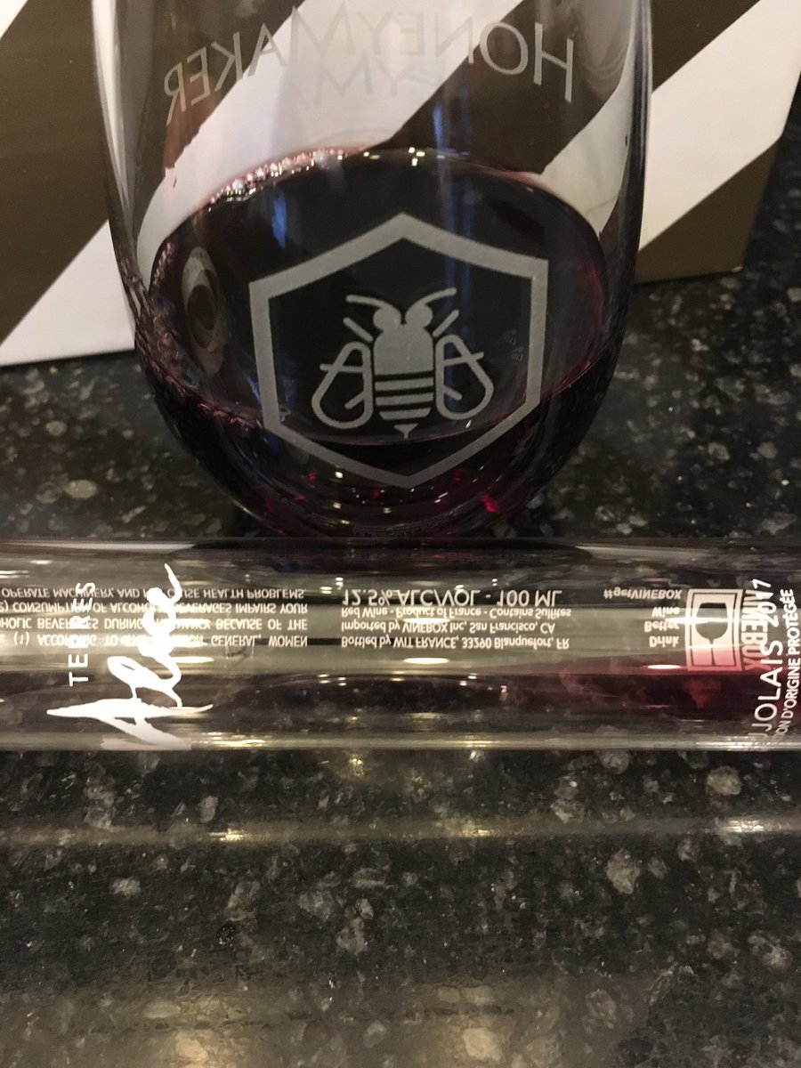 InsySpider's tweet photo. Night 9 of the #12NightsofWine canโt come too soon after going back to work! https://t.co/XuiGIkNjL5