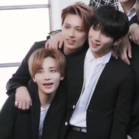 junitszone's tweet image. welcome ! this account is dedicated to posting pics, gifs, and videos of #SEVENTEEN’s #JEONGHAN, #JOSHUA, and #JUN ! ♡

↳ inspired by svtszone, pristinzone, angeIzone, and others

⇢ #세븐틴 #정한 #조슈아 #준