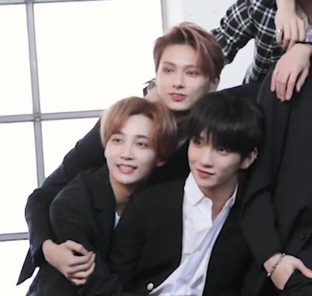 junitszone's tweet image. welcome ! this account is dedicated to posting pics, gifs, and videos of #SEVENTEEN’s #JEONGHAN, #JOSHUA, and #JUN ! ♡

↳ inspired by svtszone, pristinzone, angeIzone, and others

⇢ #세븐틴 #정한 #조슈아 #준