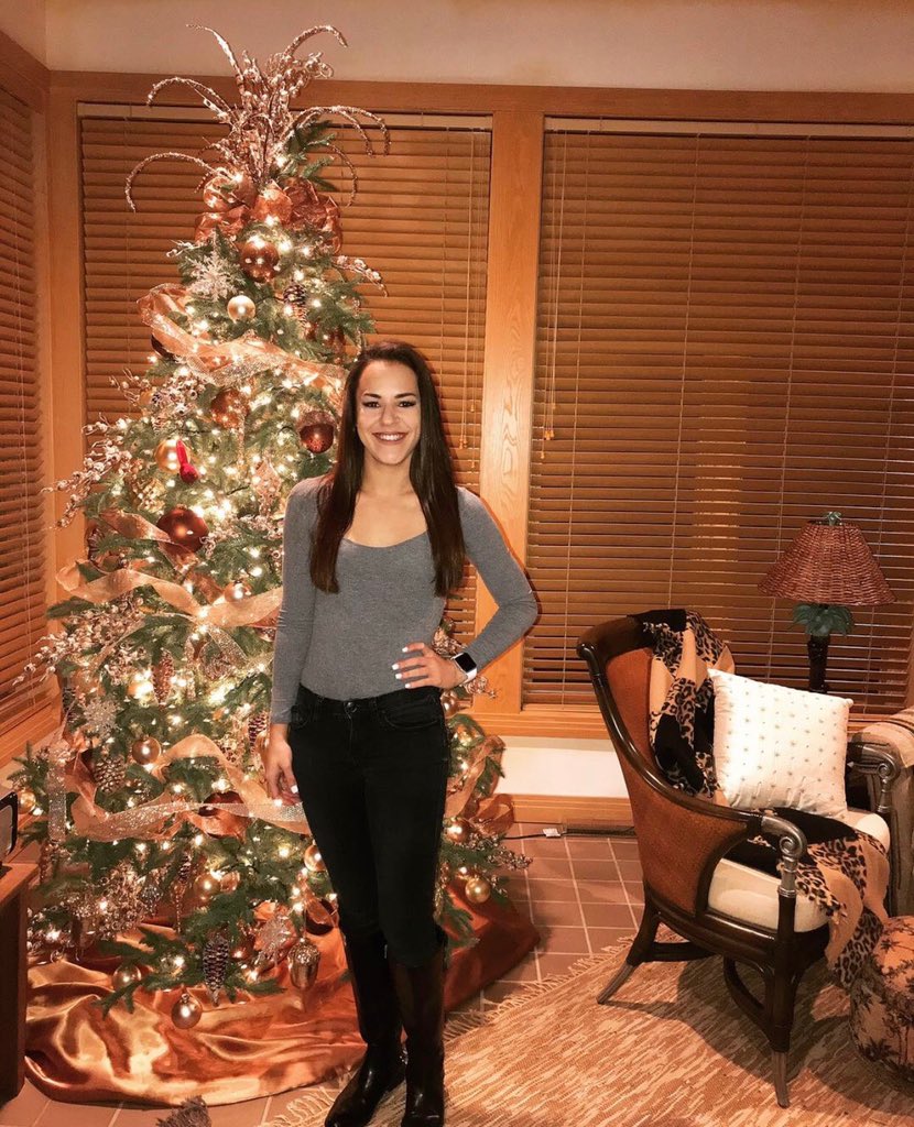 DanceMarathonLU's tweet photo. We hope everyone had a wonderful Christmas full of love and joy. We have so much in store for 2019. Here are some photos of our members enjoying their time off. #LUDM https://t.co/vXXxYWAbeh
