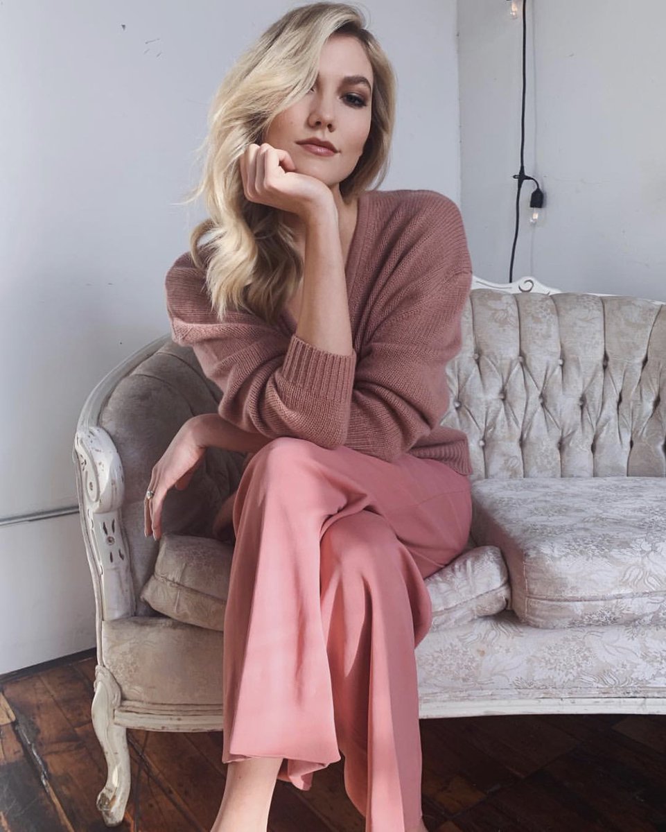 Boss lady <a href="/karliekloss/">Karlie Kloss</a> knows a thing or two about running a business, mentoring young girls with a passion to learn coding through <a href="/kodewithklossy/">Kode With Klossy</a>, and how to look flawless while doing it all ✨We're taking notes! #BeGrander