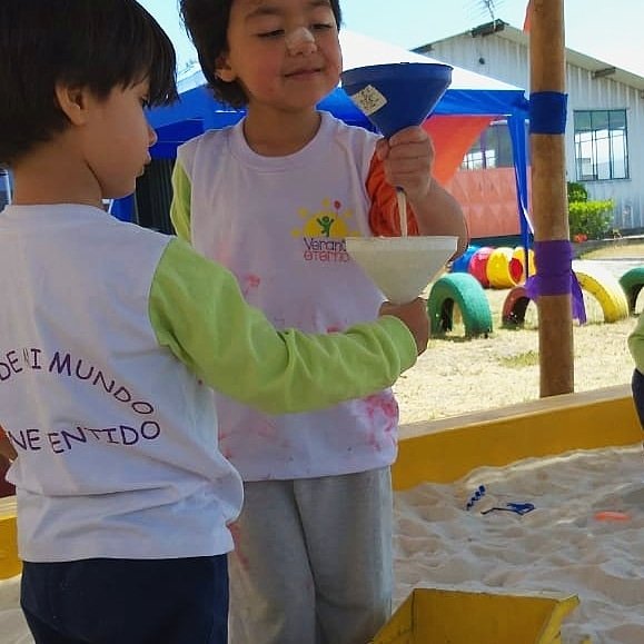 VPreescolar's tweet photo. #veranoeterno 📣📢🔊 MATRÍCULAS ABIERTAS enero 2019!! 
☝️"Todos los niños tienen dentro de sí el potencial para ser niños increíbles. Nuestro trabajo es crear un espacio donde ese potencial pueda florecer" 
0999724168 
❤️Ven y conoce nuestro espacio lleno de amor y acompañamiento https://t.co/6hiWNhUkIj