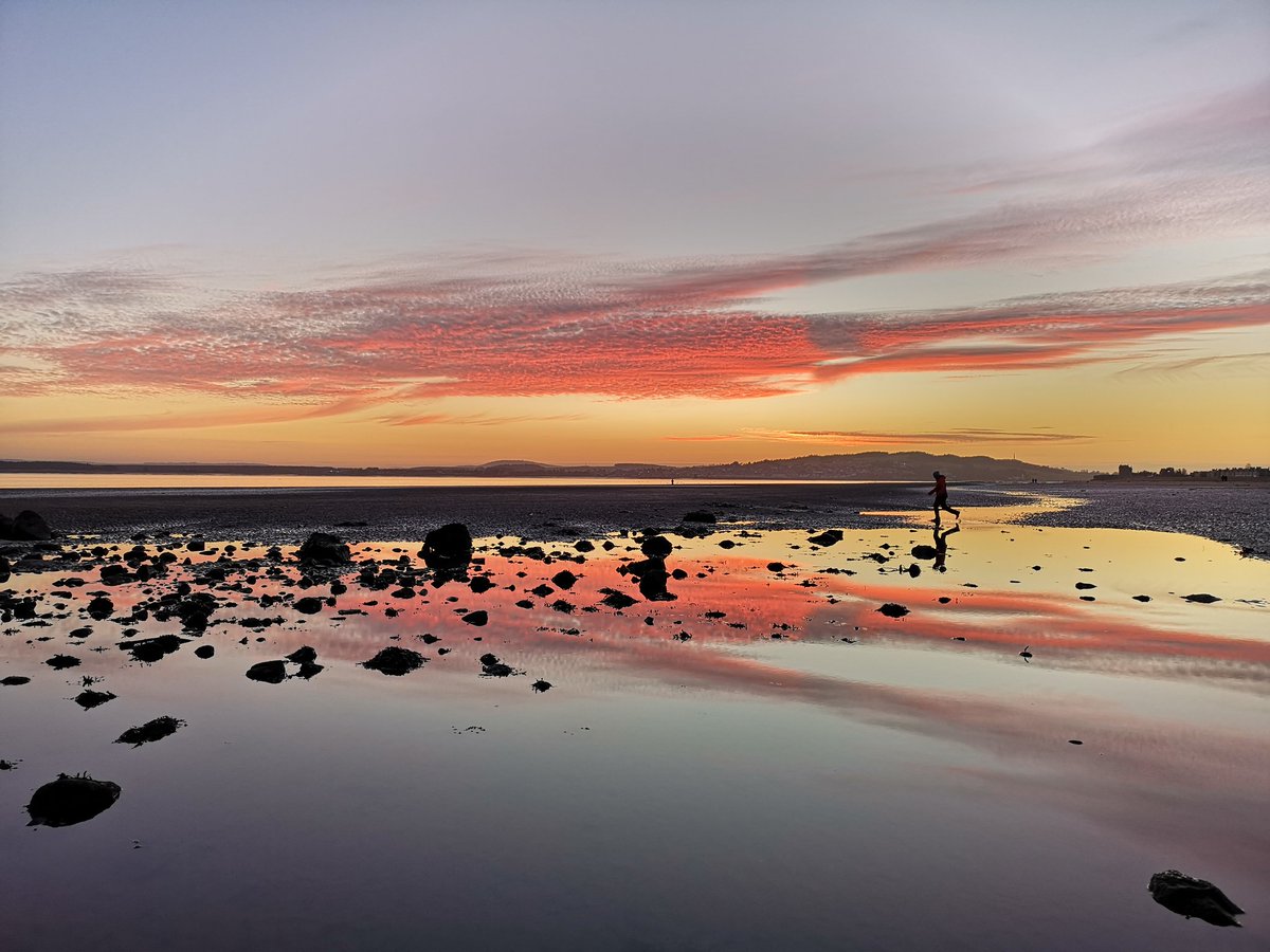 RebeccaCarrotte's tweet photo. Days 5,6&7 #7DaysofWildChristmas more wonderful walks with fabulous folks. Lovely. #coast #seaside #reflections #clouds #Sunset #walks #wild #getoutdoors @ScotWildlife @WildlifeTrusts @stepchangescot @HealthDundee https://t.co/KQPfcd0KA5