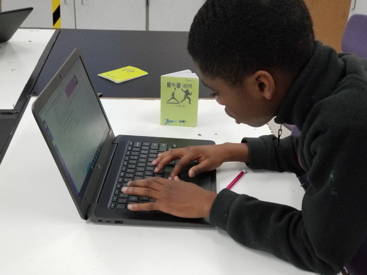 IDEALabWRMS's tweet image. Q2 #Design students @IDEALabWRMS working on earning their last few mastery badges for skills before he end of the quarter. #blendedlearning #studentchoice #reynproud #designthinking @WRMSWolves @AskMrBoan