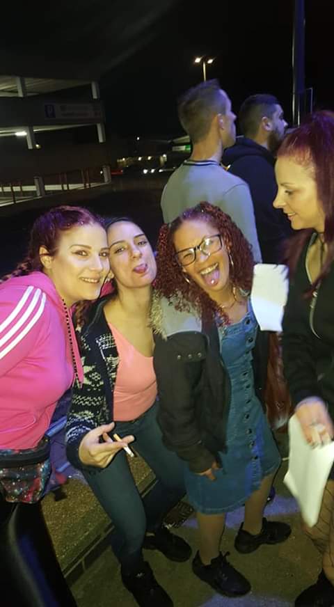 babslouisejohn1's tweet image. #randomconcept #newyearseve #roadmender #smashedit #mygirls #GangGangGang💪