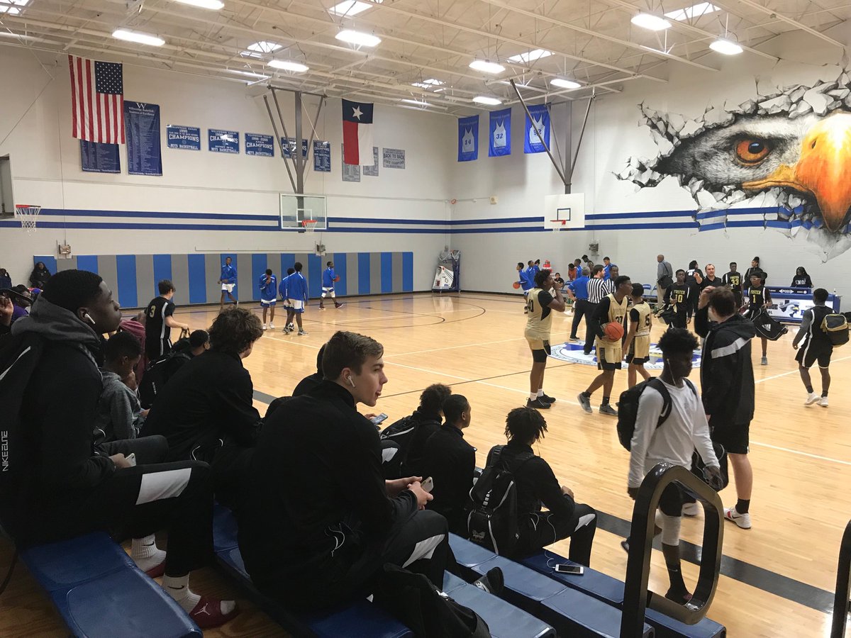 ⁦<a href="/WillowridgeMBB/">WillowridgeMBB</a>⁩ JV getting ready to play with #ClassAndCharacter to start the New Year.  So proud of you Eagles, #BlazeBlue.
