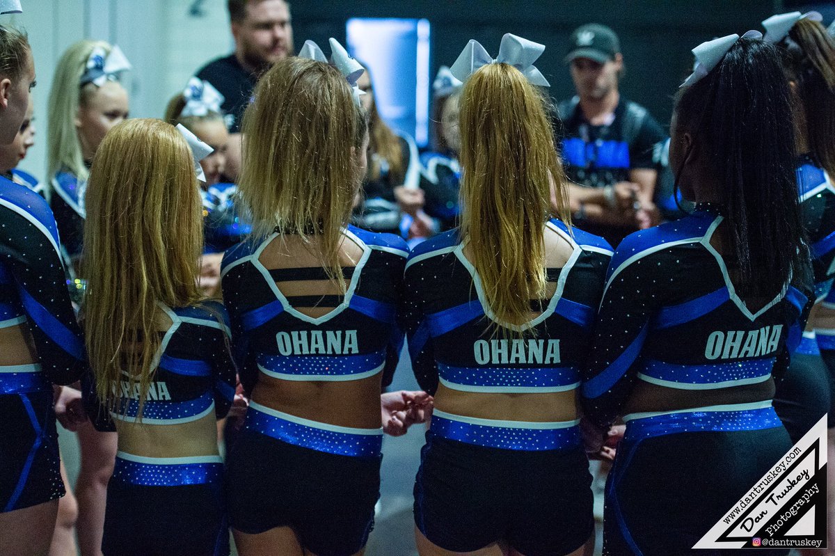 The ladies of surge are ready to kick off 2019 with an amazing practice tonight! ❤️