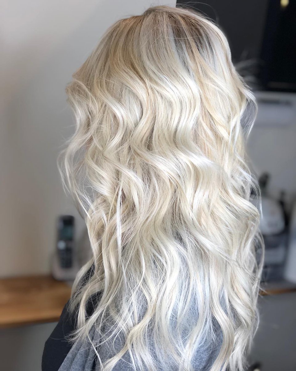 usmoothpro's tweet photo. It's never too cold for creating an icy blonde โ๏ธ #usmooth #unexpectedluxury #usmoothhair https://t.co/coN7DZhReI https://t.co/PZAdYHYjdi