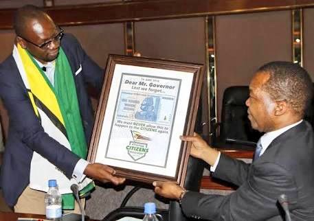 TrevorNcube's tweet image. Dear Zimbabwe 

Were you part of the campaign to say #NoToBondNotes ? Now the BondNote is disappearing we are up in arms. Remember this campaign was in support of multicurrency regime with US$ being currency of reference. Do we know what we want? Am l missing something? 👇🏽