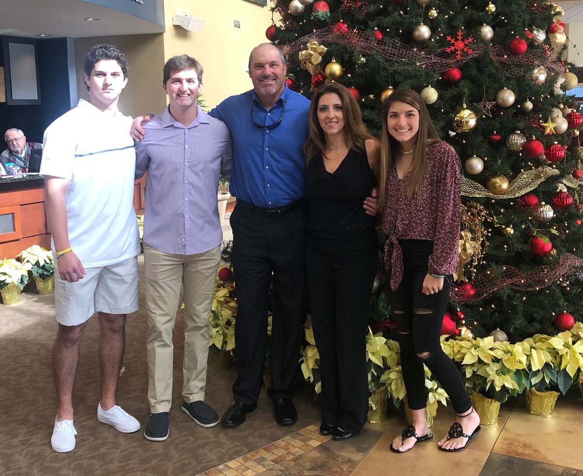 bspit2's tweet image. Today marks 1 year since our family’s lives changed forever. Through the power of prayer and all the support we have come a long way. But I can promise you, we are not done yet! I love you all ❤️ @NICKSPITULSKI5 @CSpitulski @Spit5658 @MiaSpitulski #SPITstrong #presson #thankful