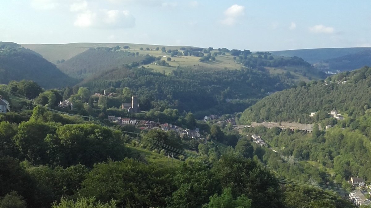 Cwmnantgwynt ac Aber-bîg o Dri-nant

Cwmnantgwynt and Aberbeeg from Trinant