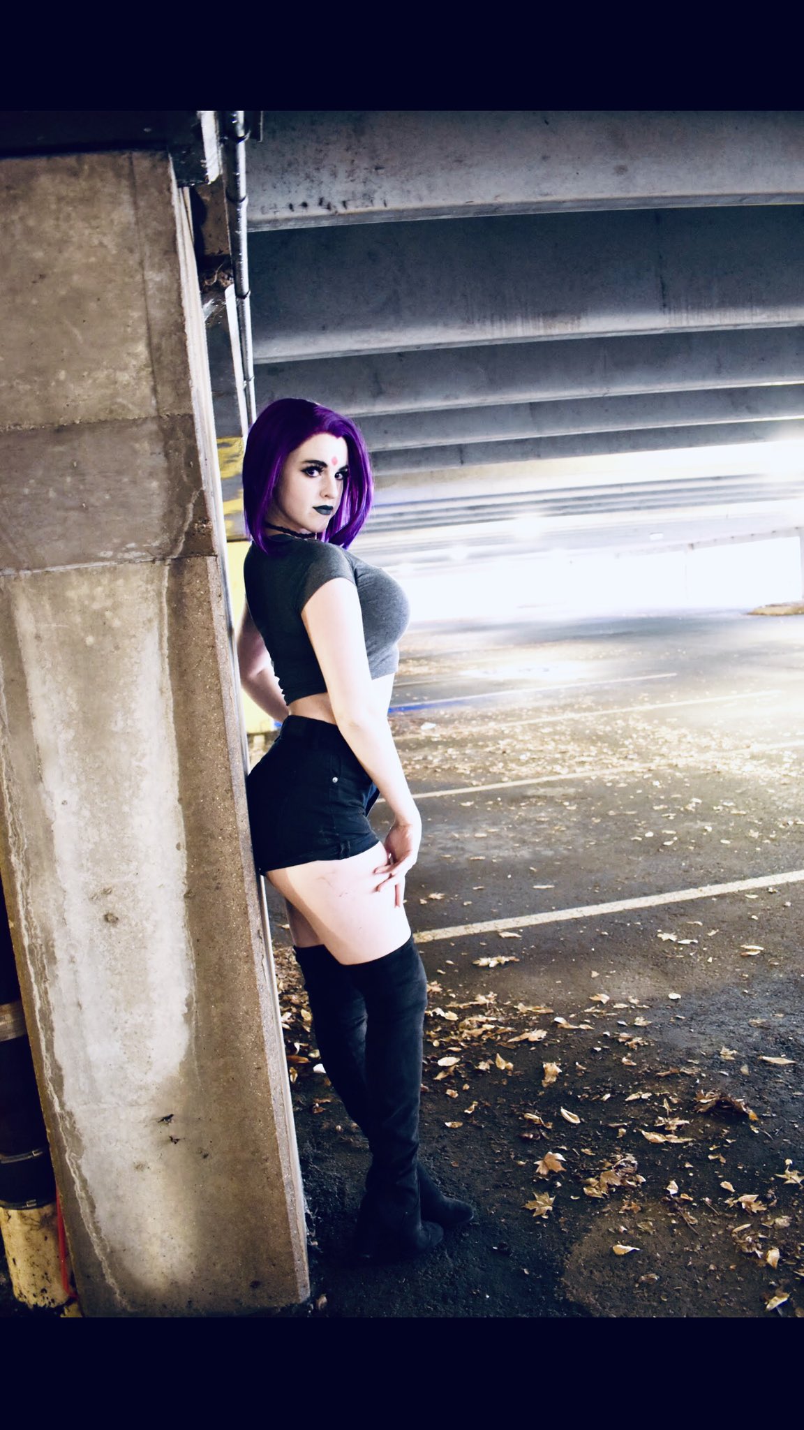 🙃SARAWRcosplay🙃 on X: An awesome shot from my Raven fashion shoot!  #Raven #ravencosplay #cosplay #cosplayer t.co2vizRerPZ1  X