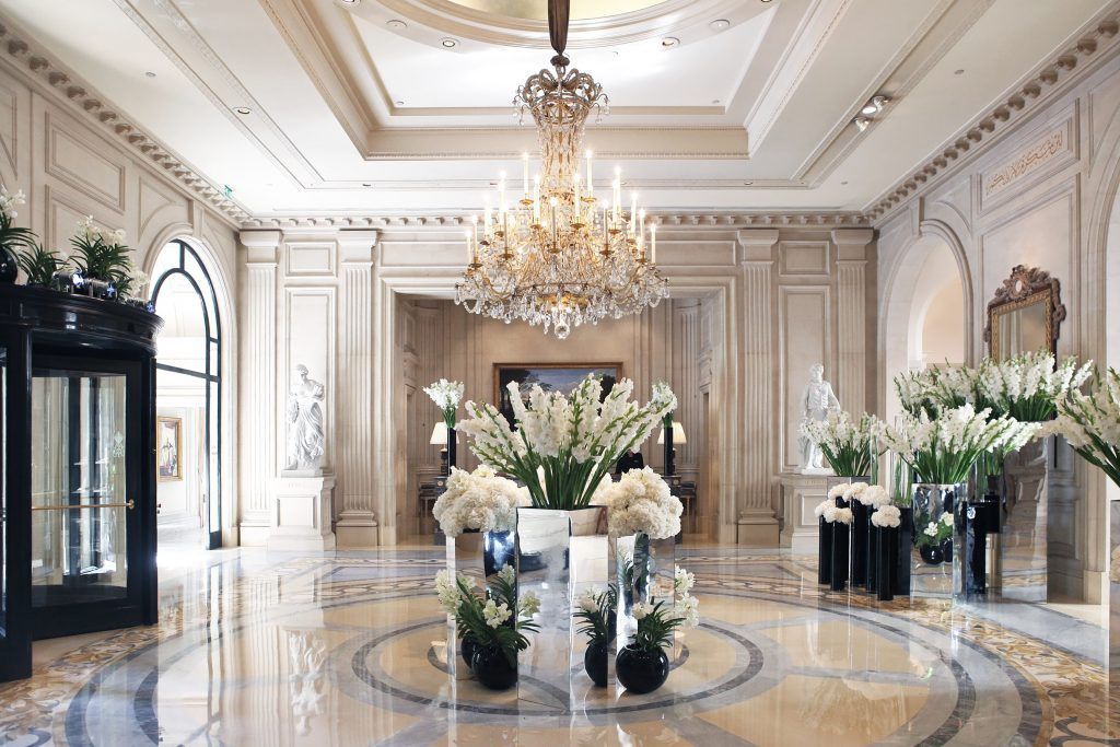 Resale брендовых вещей. дорогие аксессуары. машина роллс ройс. Luxury good. Luxury good.