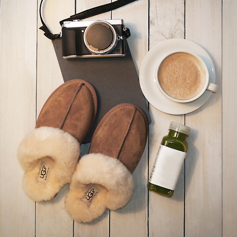 HouseOfSlippers's tweet photo. Our big end of year sale includes winter favourites such as UGG.

Shop now → https://t.co/6SbPRYTPOH https://t.co/3zpHNnCZVp