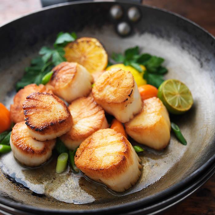 614Magazine's tweet photo. Who's hungry? We've got $40 to J. Gilberts Wood Fired Steaks &amp; Seafood with your name on it🥩🍤 Retweet to win! https://t.co/A3z7X8QZZU