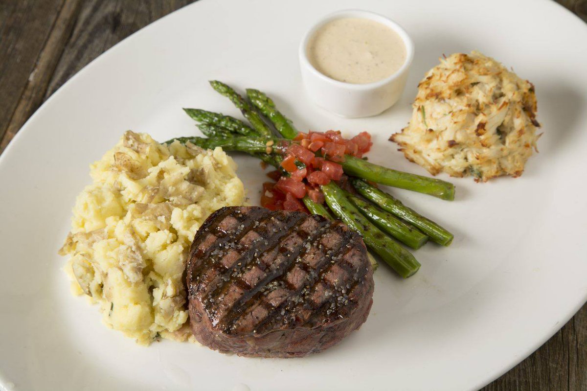 614Magazine's tweet photo. Who's hungry? We've got $40 to J. Gilberts Wood Fired Steaks &amp; Seafood with your name on it🥩🍤 Retweet to win! https://t.co/A3z7X8QZZU