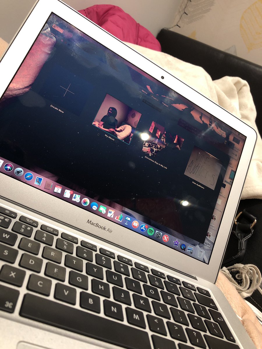 meganluciexo's tweet image. Just have to upload to YouTube then only my analysis to write 😬 #visualproject