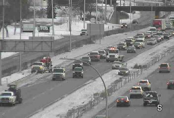 WCCOAMTraffic's tweet photo. Injury crash on 169 Northbound near Bass Lake Rd in the left lane and right shoulder https://t.co/kELJbsiAn5