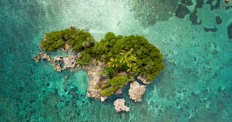 GrandSunsetGili's tweet photo. Asking someone what they’d take to a desert island is one of the most common questions in interviews. Here is what five of Desert Island Discs most famous guests would take along. https://t.co/h1lVvq8kNU https://t.co/adoG0ppDab