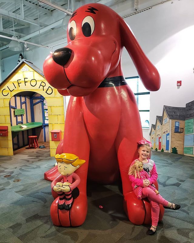 You have just a few more weeks to check out the Clifford the Big Red Dog exhibit at the Discovery Center at Murfree Spring in Murfreesboro! Don't miss it!
❤️
<a href="/explorethedc/">Discovery Center</a> #murfreesbo #murfreesborotn #theboro #familyfun #famlife #familylife #nashlife #mo… bit.ly/2Tmh3wd