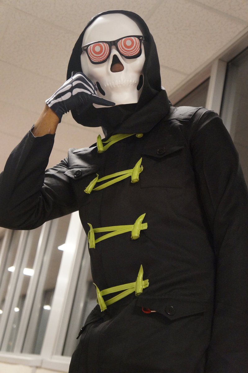 fxydev's tweet photo. Cosplayed Uncle Death from #LETITDIE at #conaltdelete2018 https://t.co/jsIMlDIk1v