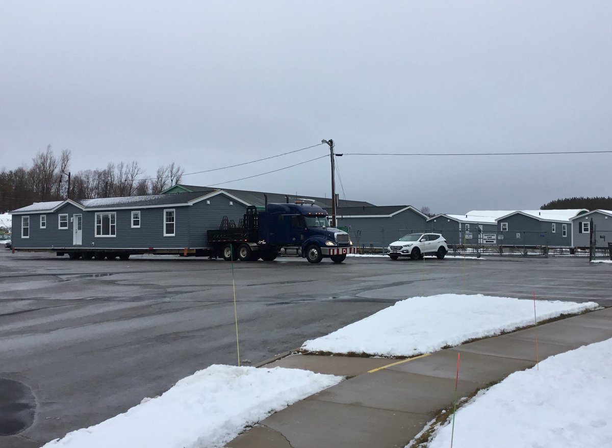 HarmonyGroveHS's tweet image. New Year. New Homes. New Options. 
We are crushing on the blues.

#newhomes #energyefficient #qualitybuilt #siding #mitten #customhomes