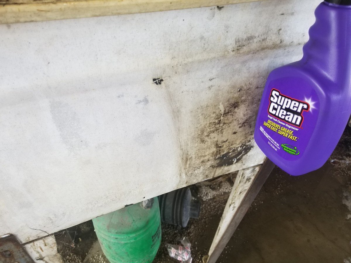 SuperCleanTeam's tweet photo. Did you make a New Year's resolution to finally clean up the shed or garage? Use #SuperClean to help you keep it and get all your tools, work benches, and even the floor looking new again!
#CleanLessPlayMore #NewYearsResolution #Garage #Tools #Shed #PaintRemover #GreaseRemover https://t.co/mD0RmnRQPu