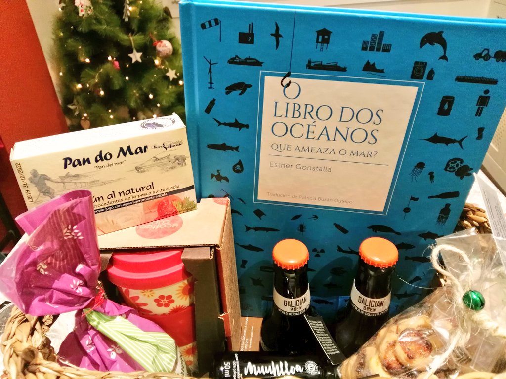 AOlveira81's tweet photo. Que gusto da ter cesta de aninovo😀 e máis se vai cargadiña de cousa de #EconomíaSocial de #Galicia e sostibles para usar e comer 😊😋
#Maruxas
#muuhulloa
#CervexaCuruxa
#PanDoMar https://t.co/2wwP8bMQF5