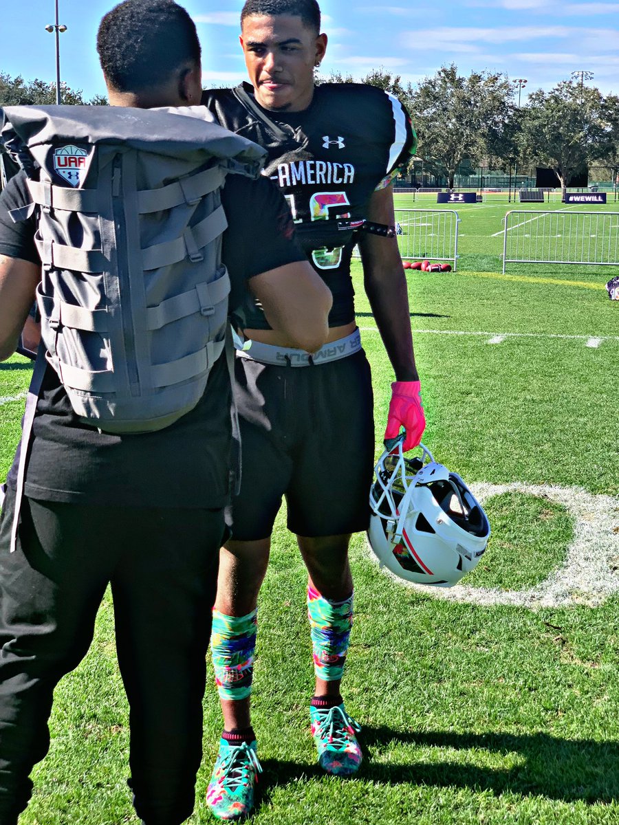 G_Sportz's tweet photo. A few snaps U-High LB &amp; Clemson commit Bryton Constantin @Kxng_Bryton at the Under Armour All-American practice today. This kid is 1 of the most impressive prospects here &amp; I see him thriving in Brent Venables’s system next season. #GSportz https://t.co/7GGYoG7NhR