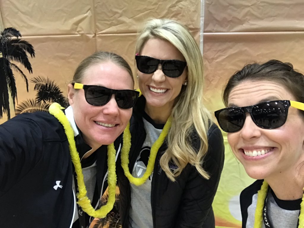 AmySalvo's tweet photo. Celebrating our hard work and accomplishments by ending the day at the beach @TroySouthMiddle! #troysouth #celebrate #beincredible #something2postabout https://t.co/VnjWYJfm3X