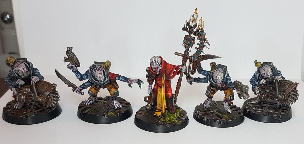 Triumvirate40k's tweet photo. Got my first 5 Acolytes done for #TO6W! Not doing more highlights and keeping them to tabletop standard is hard but it means I'll get an army out of it! #warmongers #wipwednesday #new40k https://t.co/onmEc8jlQp