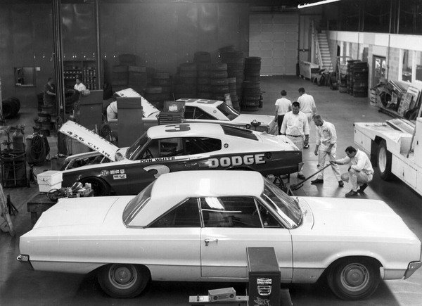 HEMI!
@musclecardef @_JRWitt @BeeMoparMama @bonolomotingwe @johnmoparman @Leroy_Mutton @MoparWorld @OfficialMOPAR @BonhamChrysler2 @RuffusMD @Surfgirldeb @TlrWorldWidellc @agendautomotriz @TPantginis @graveyardcarz @vdstaff58 @GraveyardMotorz