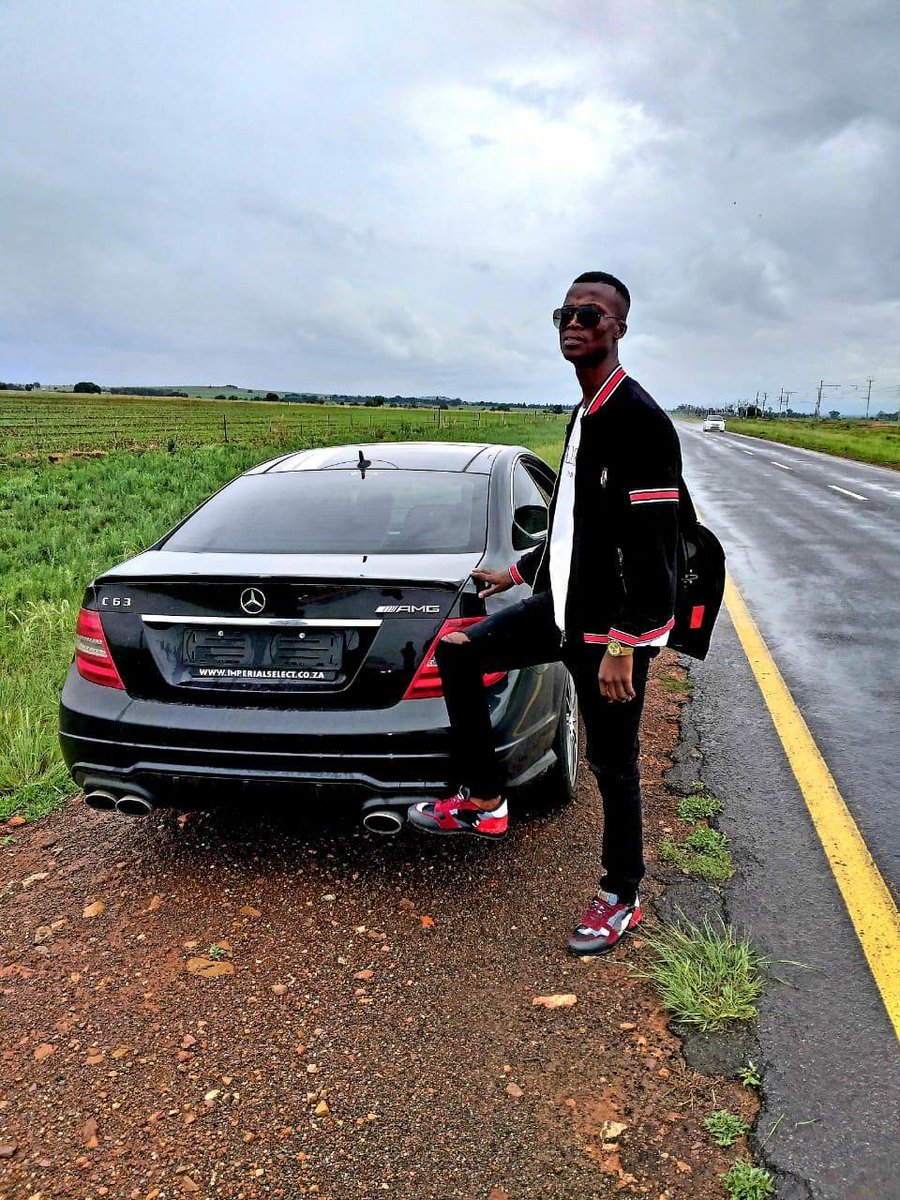 KingMonada's tweet photo. The Journey is still long.
Back to Studio.
How Many Hit Tracks This Year? 😁
#KingMonadaMusic https://t.co/VrudpJwLiU