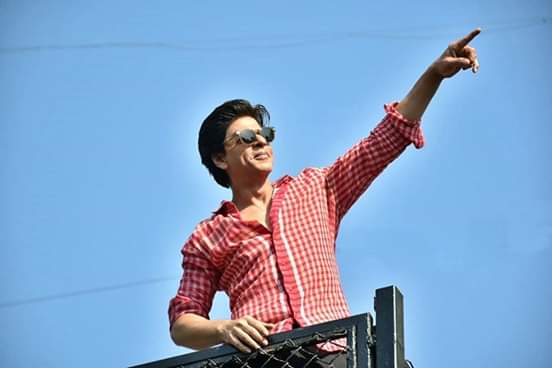 ShahriaRishad's tweet photo. 2Days to go  my #birtday srk (@iamsrk) sir reply lena hay hame please dil mat tor na request u😊 @RedChilliesEnt @Suhana_Khan_12_ @gaurikhan @TheFarahKhan @SRKUniverse #06January 
#payegana_tu_Khudko_Mujhsay_juda
#Tuhay_Mera_Aadha_Sha_Hissha_Sada https://t.co/MODVGfXnAt