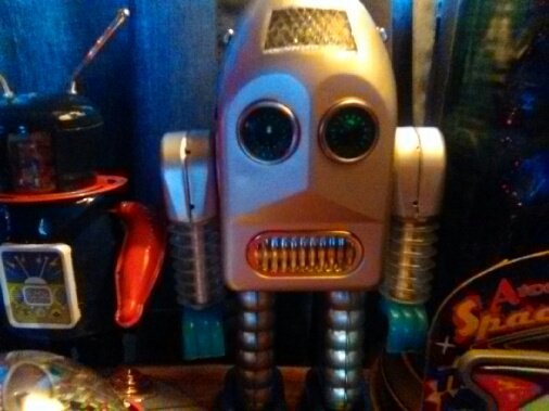DrMickLethal's tweet photo. #LethalToyCollection #VintageToys #TinToys @Germantownrunne @sheilasheila58 @BlueelvisEric @1shawnster @kstewskisAZ I had a very vintage Christmas! Featuring my "Mystery Action" UFO, Rover The Sparking Space Dog &amp; a Limited Edition Silver Thunder Bot! https://t.co/nx6Qju6cV3