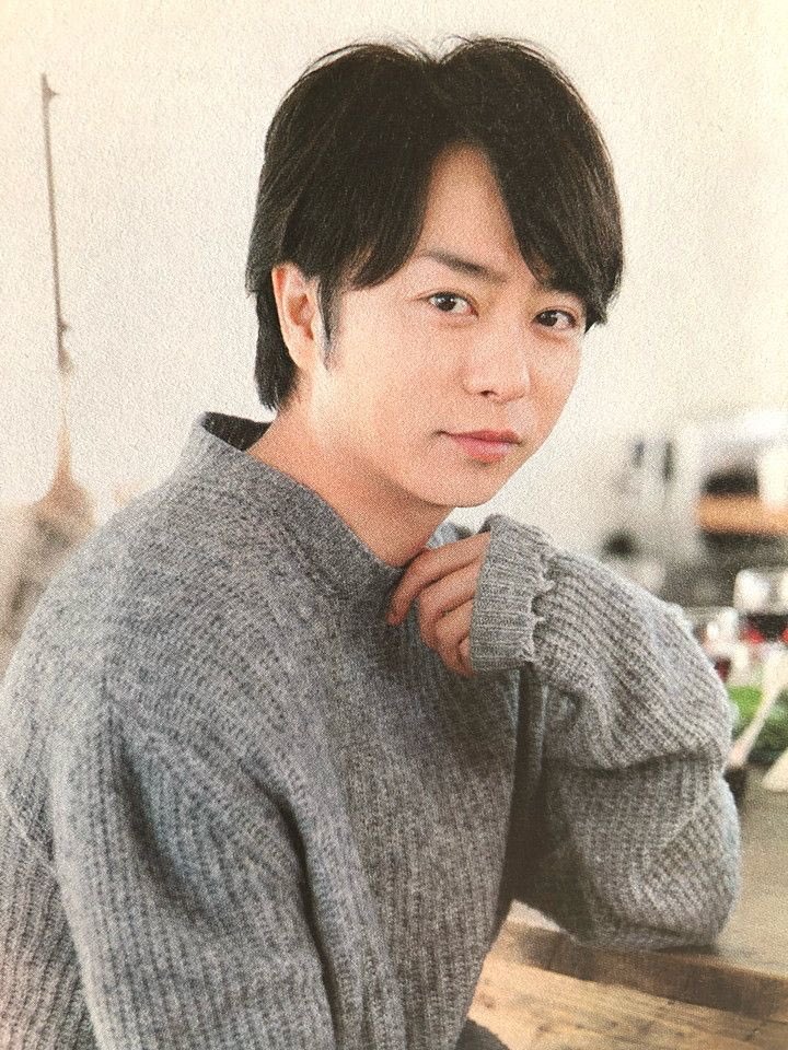 Arashi as otome game boys~Sho Sakurai route↴-You would google a lot of his vocabulary-Unrequited love scenario-Lovey dovey event stories-He wears really cute and fashionable date outfits-You guys bump into eachother a lot by coincidence -Kinky bad end