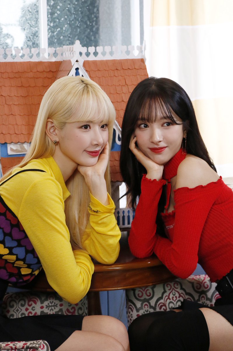 WJSN_Cosmic's tweet photo. [#WJSN]
#우주소녀 와 #미키마우스 의
#Its_A_Good_Time 뮤직비디오 비하인드 공개❣

#우정 들 모두모두
#스타쉽 #포스트 로
Go‼ Go‼

👀💜😘👇🏻
https://t.co/fe3zQgdbiU https://t.co/fx3HAQ5wVC
