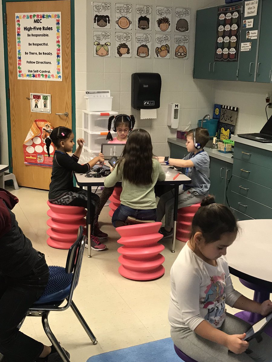 leilamesinger's tweet image. First graders using @Flipgrid to share their winter break adventures! #muhlpride #flexibleseating