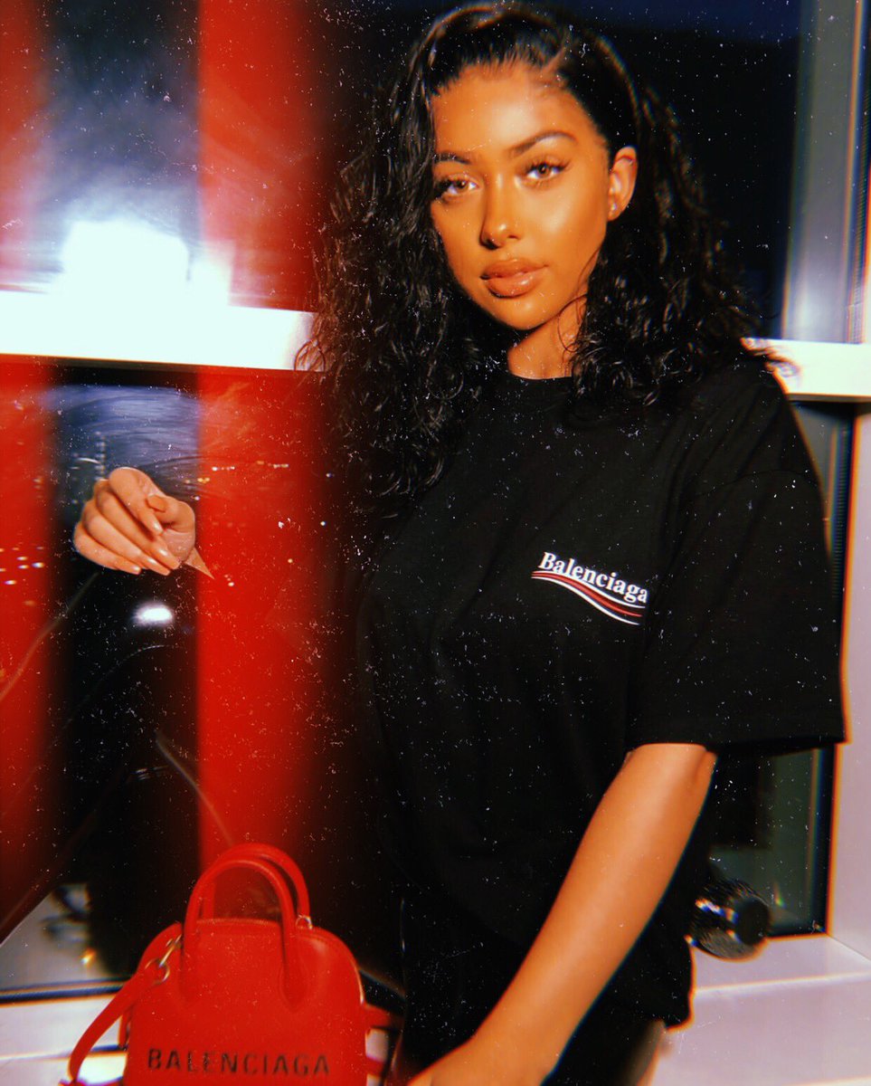 princesafaux's tweet image. there is beauty in simplicity.