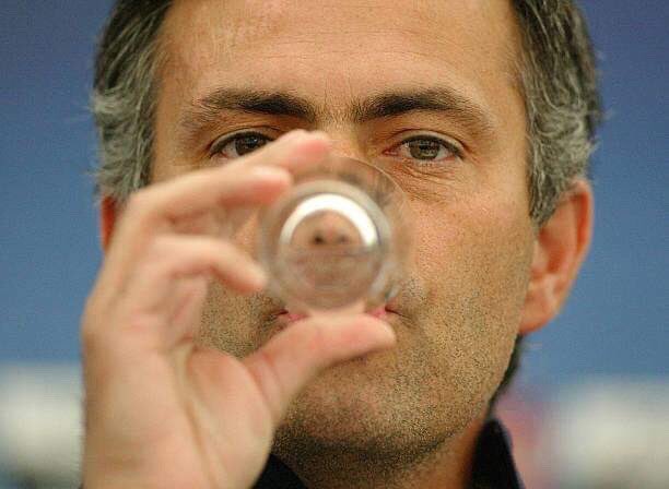 ManagerialMinds's tweet photo. #MUFC since Mourinho left 👀

Games: 4 
Wins: 4 
Goals scored: 14 
Goals conceded: 3

Ole driving Jose to drowning his sorrows 🍺 https://t.co/48xlIMay8k